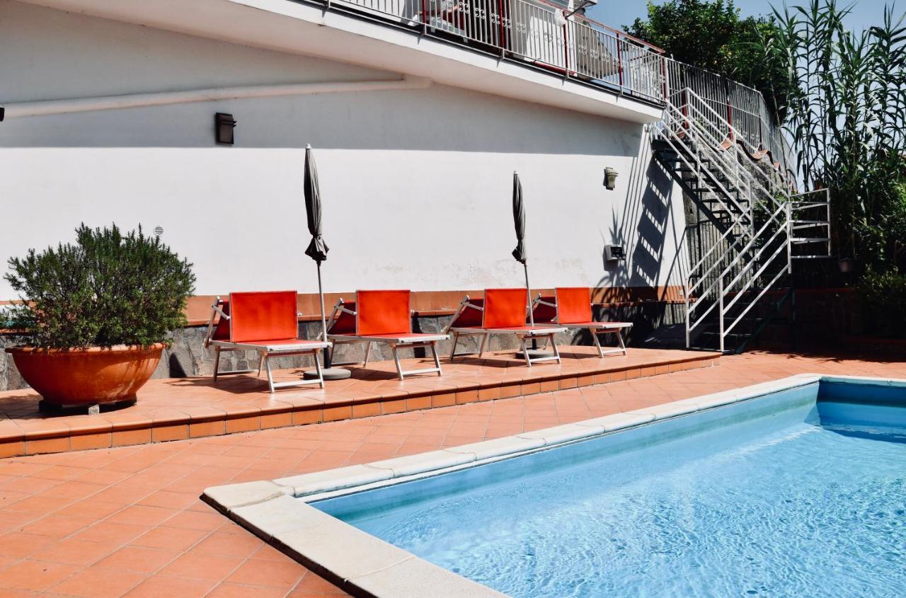 Campinola Holiday Home Private Pool ตรามอนติ ภายนอก รูปภาพ
