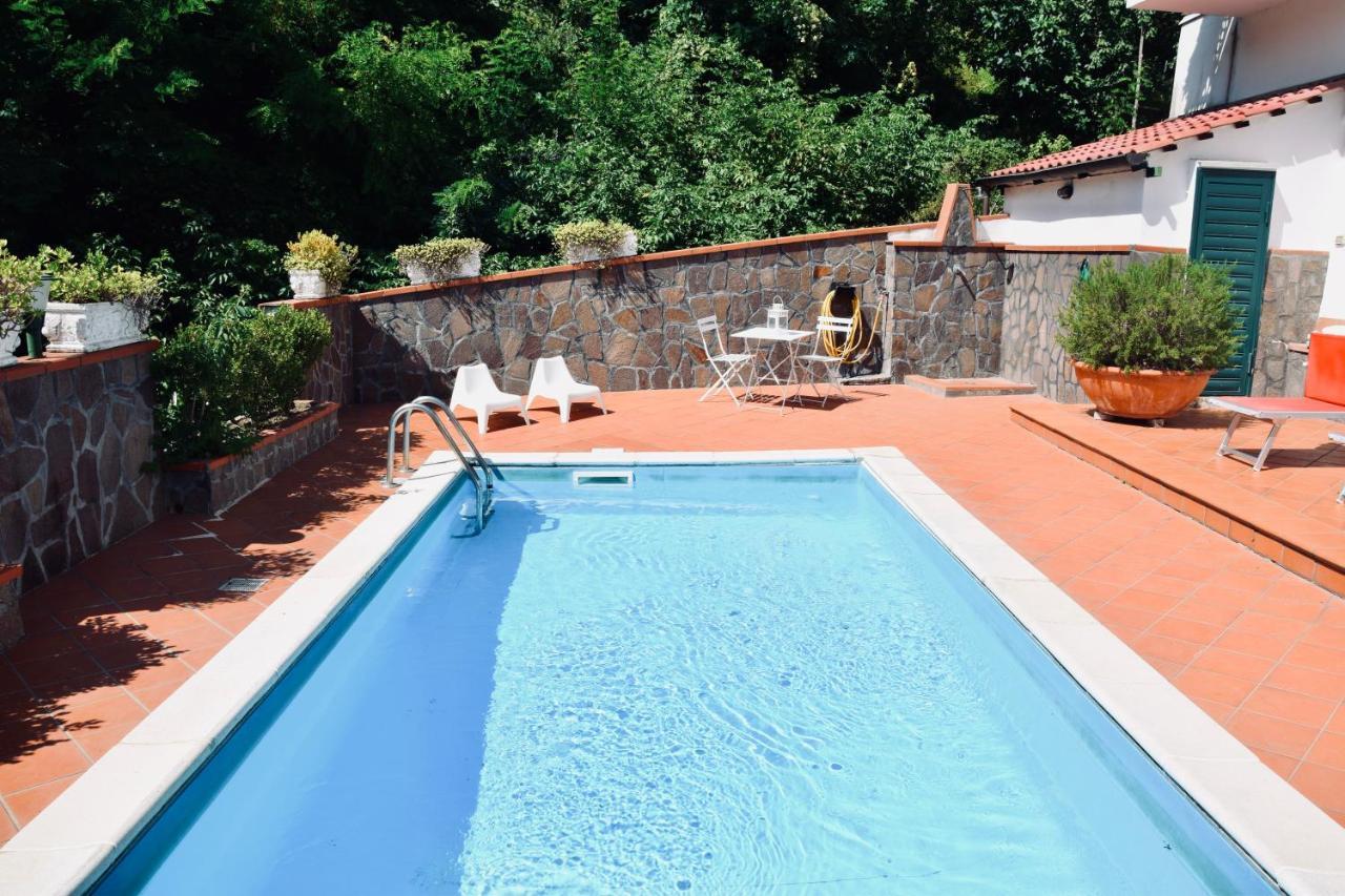 Campinola Holiday Home Private Pool ตรามอนติ ภายนอก รูปภาพ