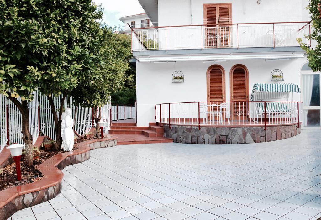 Campinola Holiday Home Private Pool ตรามอนติ ภายนอก รูปภาพ