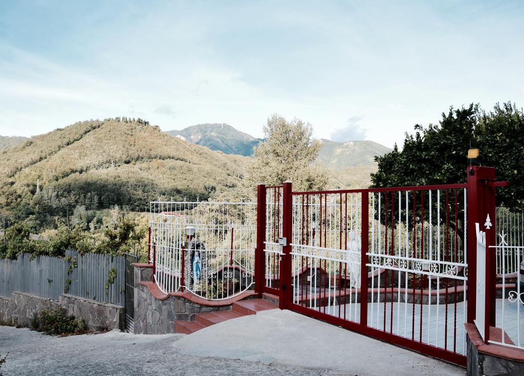 Campinola Holiday Home Private Pool ตรามอนติ ภายนอก รูปภาพ